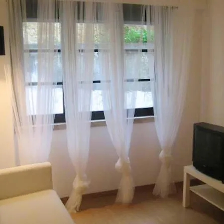 With 3 Bedrooms In With Balcony And Wifi Lissabon