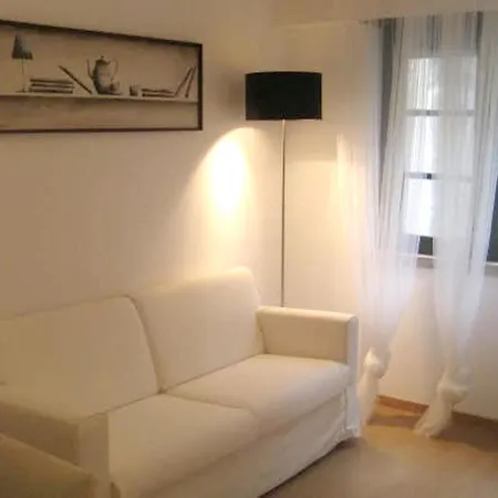 With 3 Bedrooms In With Balcony And Wifi Apartmán Lisboa