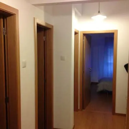 Διαμέρισμα With 3 Bedrooms In With Balcony And Wifi *